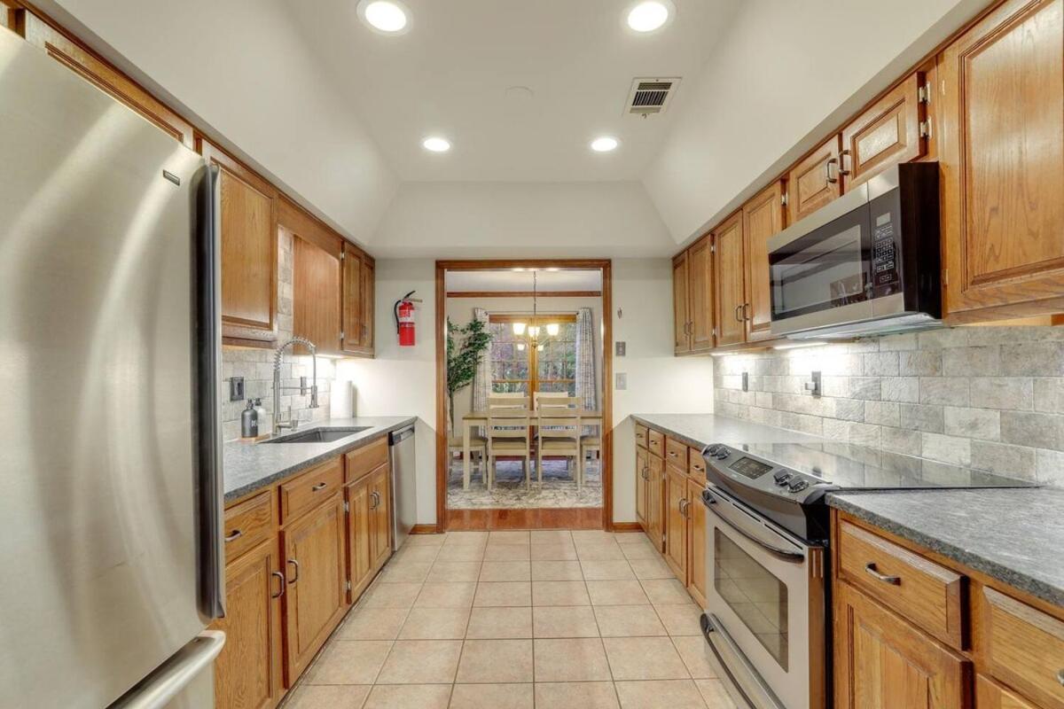 Luxury Townhome - 1 Mile To The Battery Holiday home